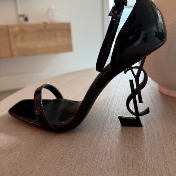 YSL Logo Heels - Picture 5 of 6